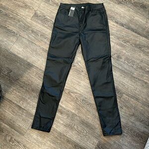 Applets A vegan leather leggings, fleece lines, stretchy, and comfortable